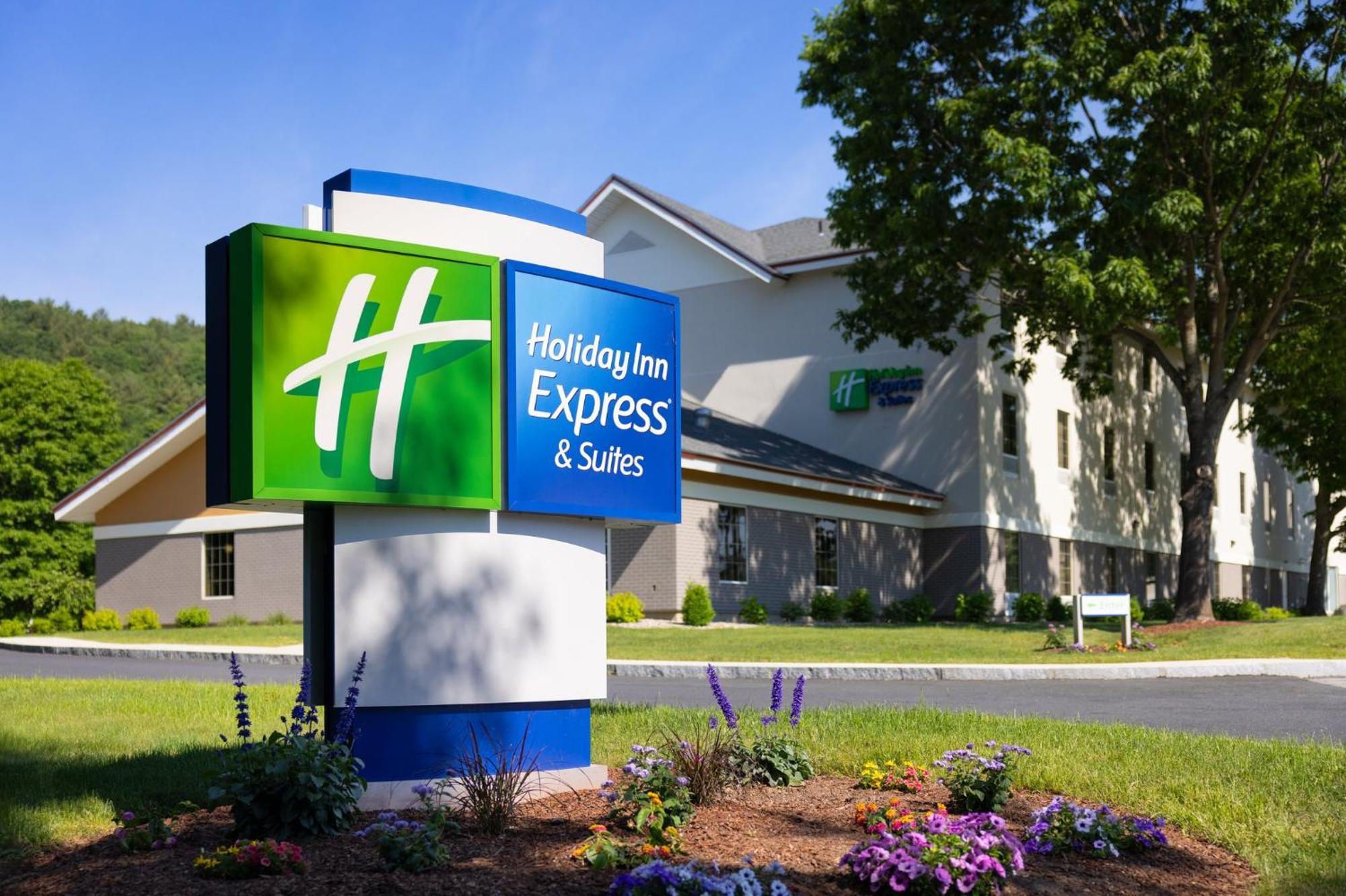 Holiday Inn Express Hotel & Suites Brattleboro, An Ihg Hotel Exterior photo